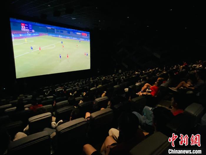 全城齐撑港足，点燃香港亚运热潮——历史性闯