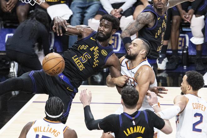 詹姆斯狂砍28+12+4抢断 湖人101-73大胜太阳